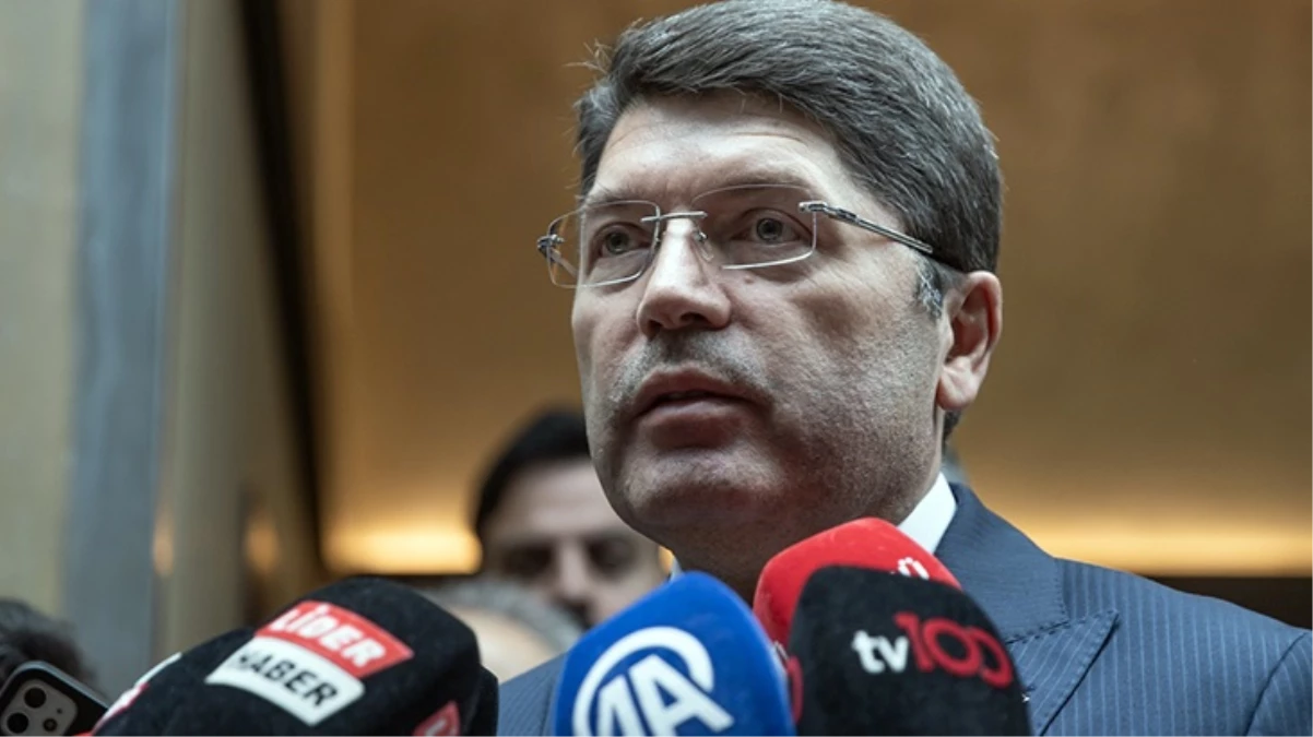 Adalet Bakanı Tunç: Hakem Halil Umut Meler'e yönelik yumruklu saldırıyla ilgili adli soruşturma başlatıldı