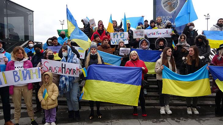 Beyoğlu’nda Ukraynalılar savaş karşıtı eylem yaptı