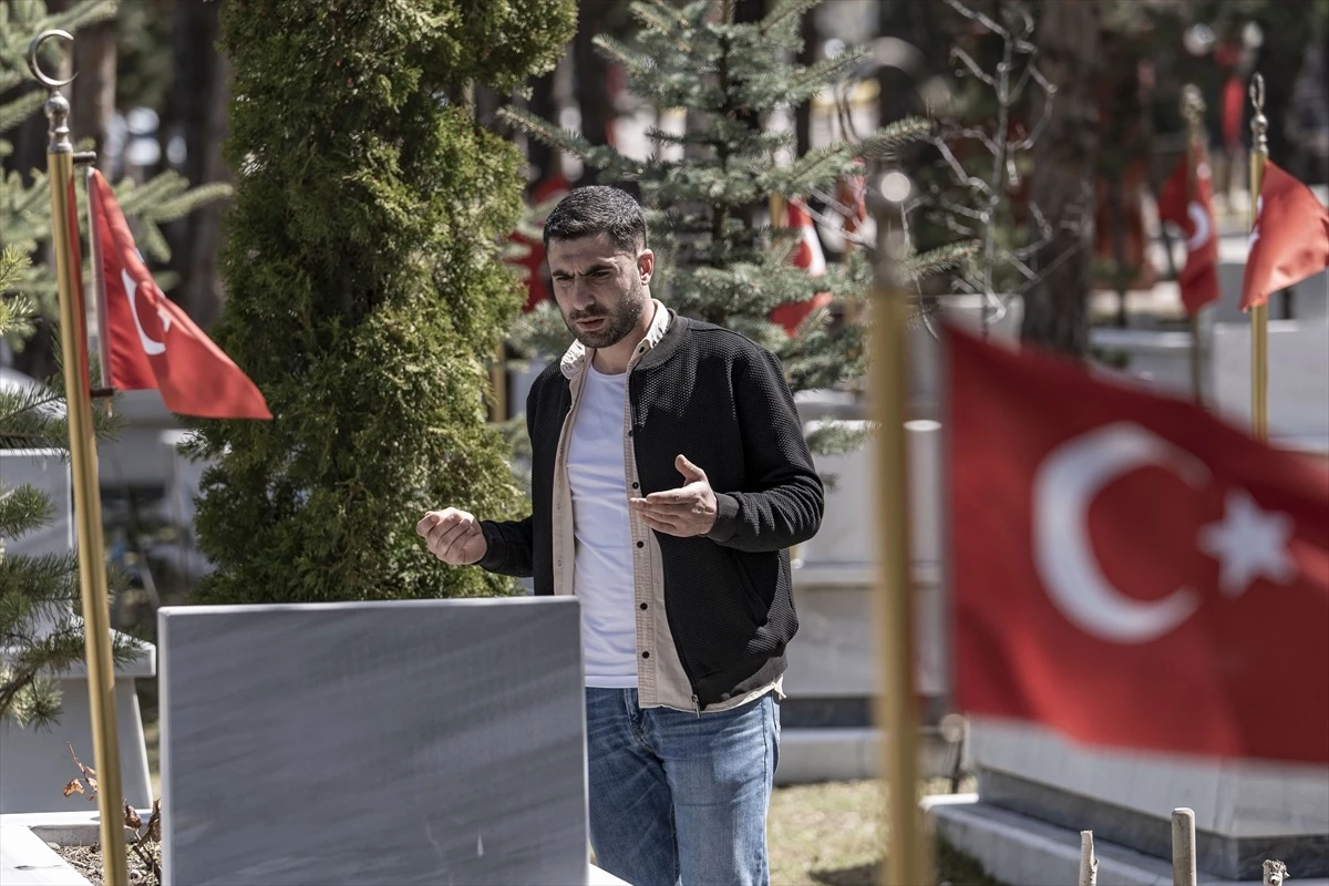 Erzurum ve Ardahan'da Ramazan Bayramı dolayısıyla mezarlık ve şehitlik ziyaretleri gerçekleştirildi