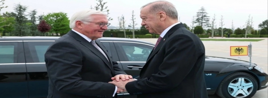 Cumhurbaşkanı Erdoğan, Almanya Cumhurbaşkanı'nı Naber, how are you? diye karşıladı