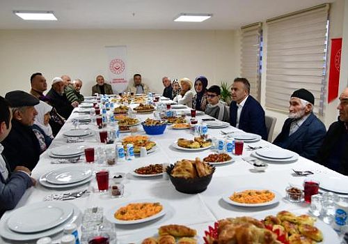 Ardahan da Yaşlılara Saygı Haftası dolayısıyla huzurevinde iftar programı düzenlendi