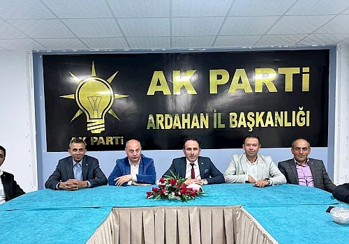 AK Parti Ardahan Merkez İlçe Başkanlığı yeni yönetimiyle tanışma ve istişare toplantısı yaptı