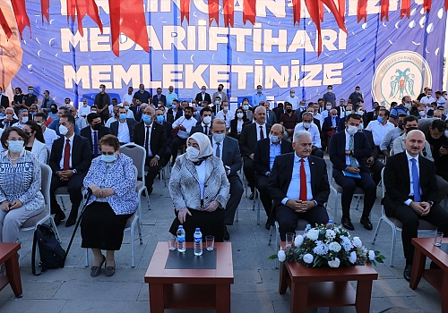 Eski Başbakan ve Meclis Başkanı merhum Yıldırım Akbulut'un ismi Erzincan Havalimanı'na verildi