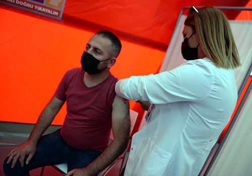Türkiye de İlk Ardahan da Aşı Kampanyası Başlatıldı 